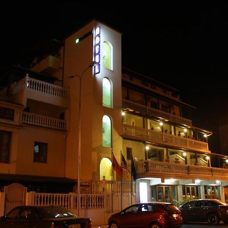 Hotel Martini Vlora Kültér fotó