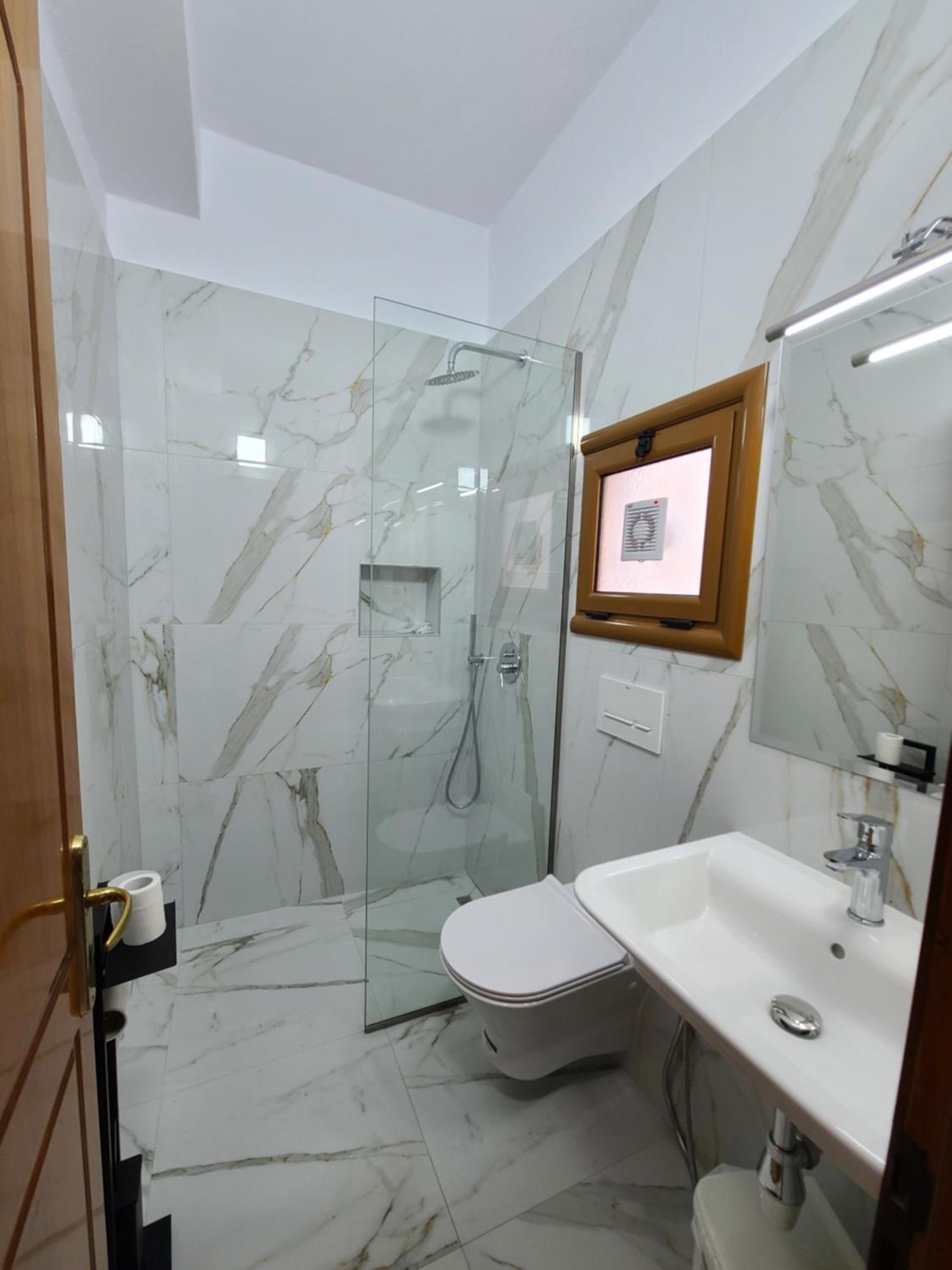 Hotel Martini Vlora Kültér fotó
