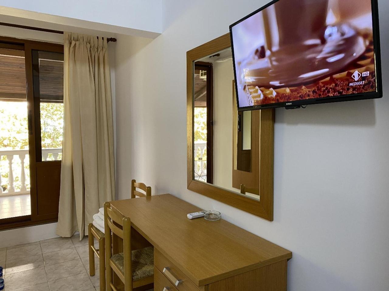Hotel Martini Vlora Kültér fotó