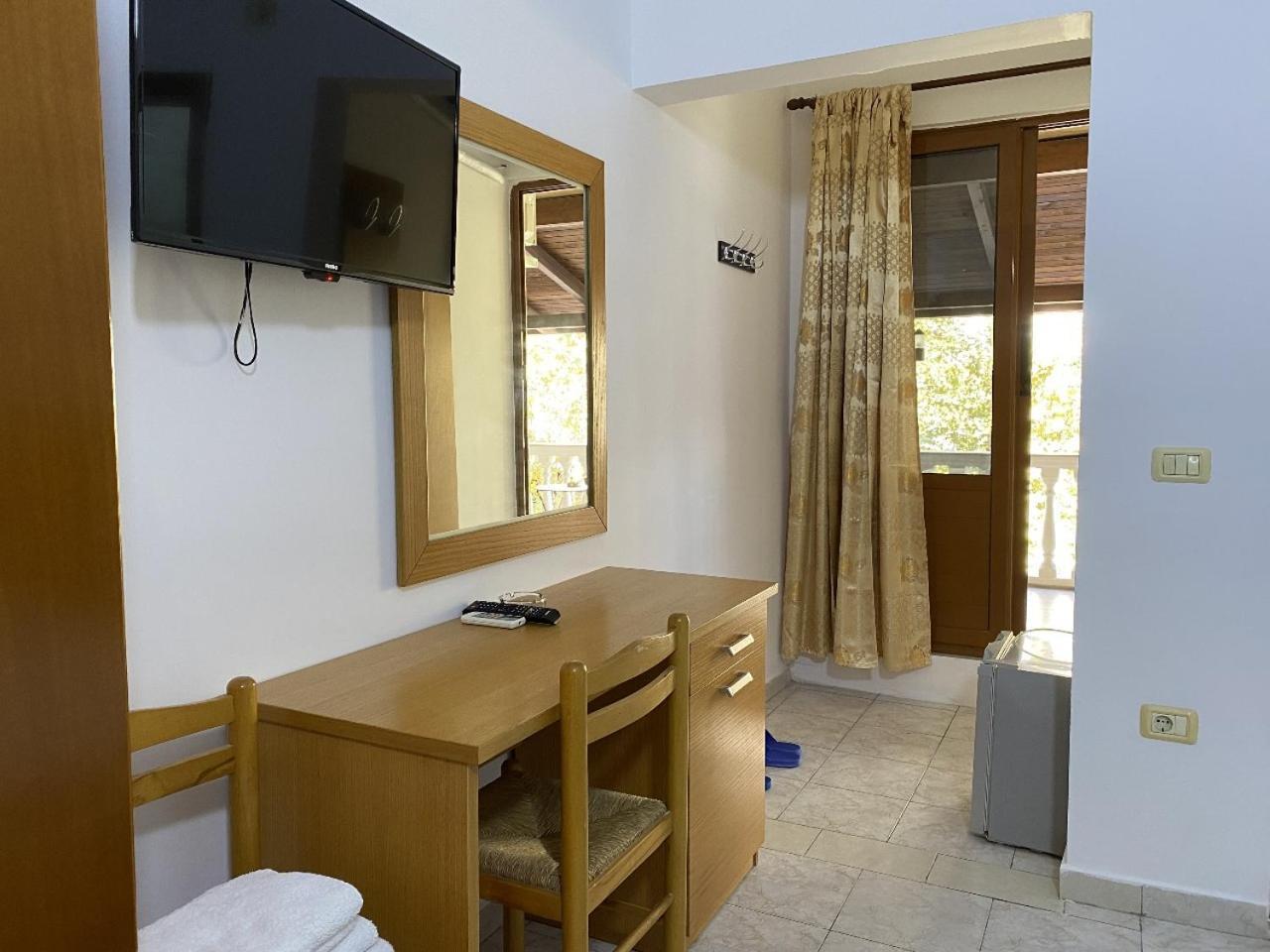 Hotel Martini Vlora Kültér fotó